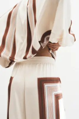 Pantalon à cordon en satin - Crème/motif — photo 3