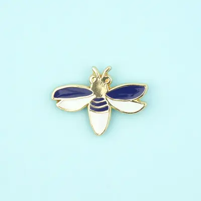 Pin's Luciole Coucou Suzette — photo 5