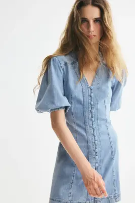 Robe en denim avec manches bouffantes - Bleu denim clair — photo 2