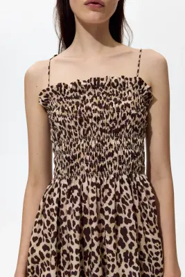 Robe avec bretelles à nouer et corsage smocké - Beige/imprimé léopard — photo 4
