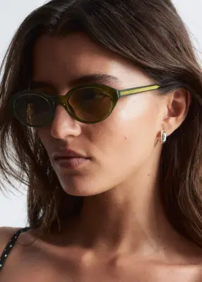 Lunettes de soleil à monture ovale - Vert — photo 1
