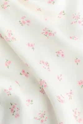 Robe en satin avec encolure bénitier - Crème/fleuri — photo 4