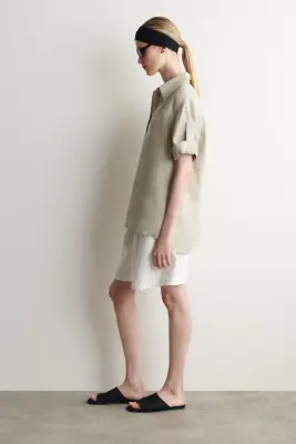 CHEMISE EN LIN À MANCHES RETROUSSÉES - SABLE — photo 3