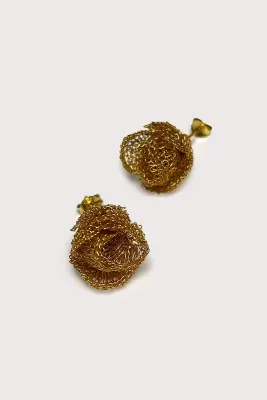 Boucles d’oreilles rose en maille dorée — photo 2