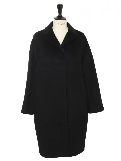 Manteau boule en 100% laine noire Prix boutique 3700€ Taille 36