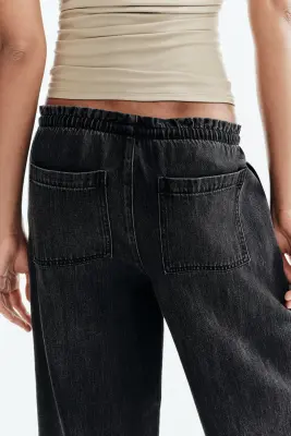 Pantalon en denim avec taille élastique - Gris denim foncé — photo 3