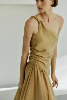 Robe asymétrique avec détail torsadé - Beige — photo 2