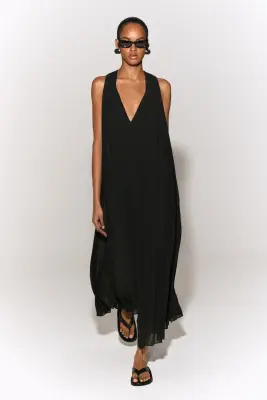 ROBE LONGUE EN GEORGETTE PLISSÉE ENCOLURE À NOUER - NOIR — photo 4