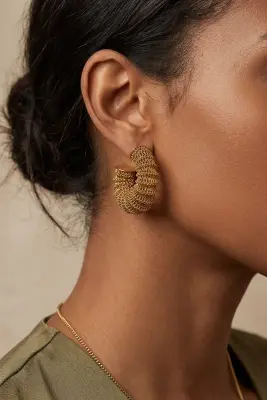Boucles d’oreilles en maille dorée effet chenille — photo 1