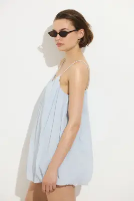 Robe à bretelles fines avec base à effet boule - Bleu clair — photo 3