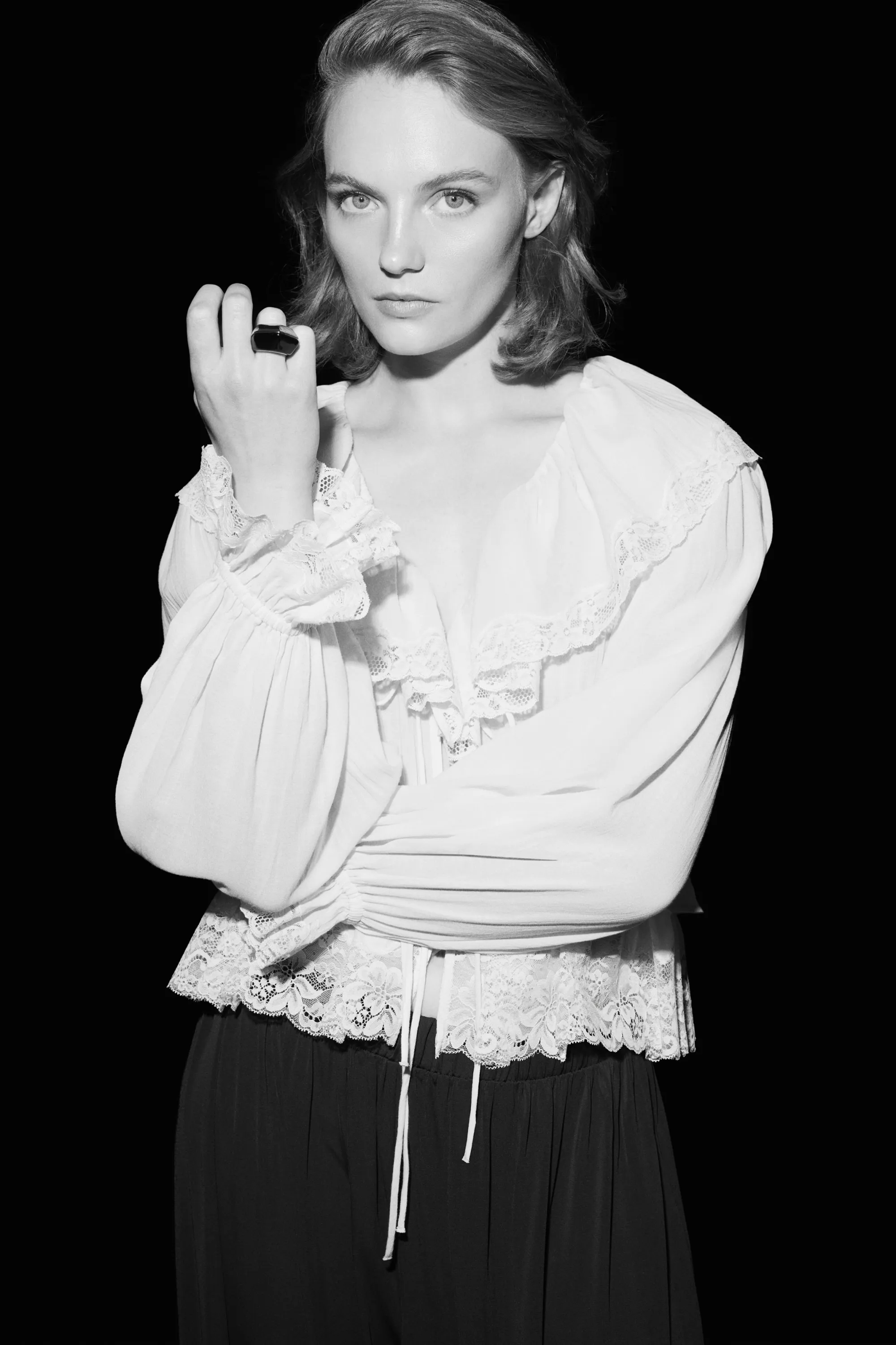 Blouse à nouer avec dentelle - Crème