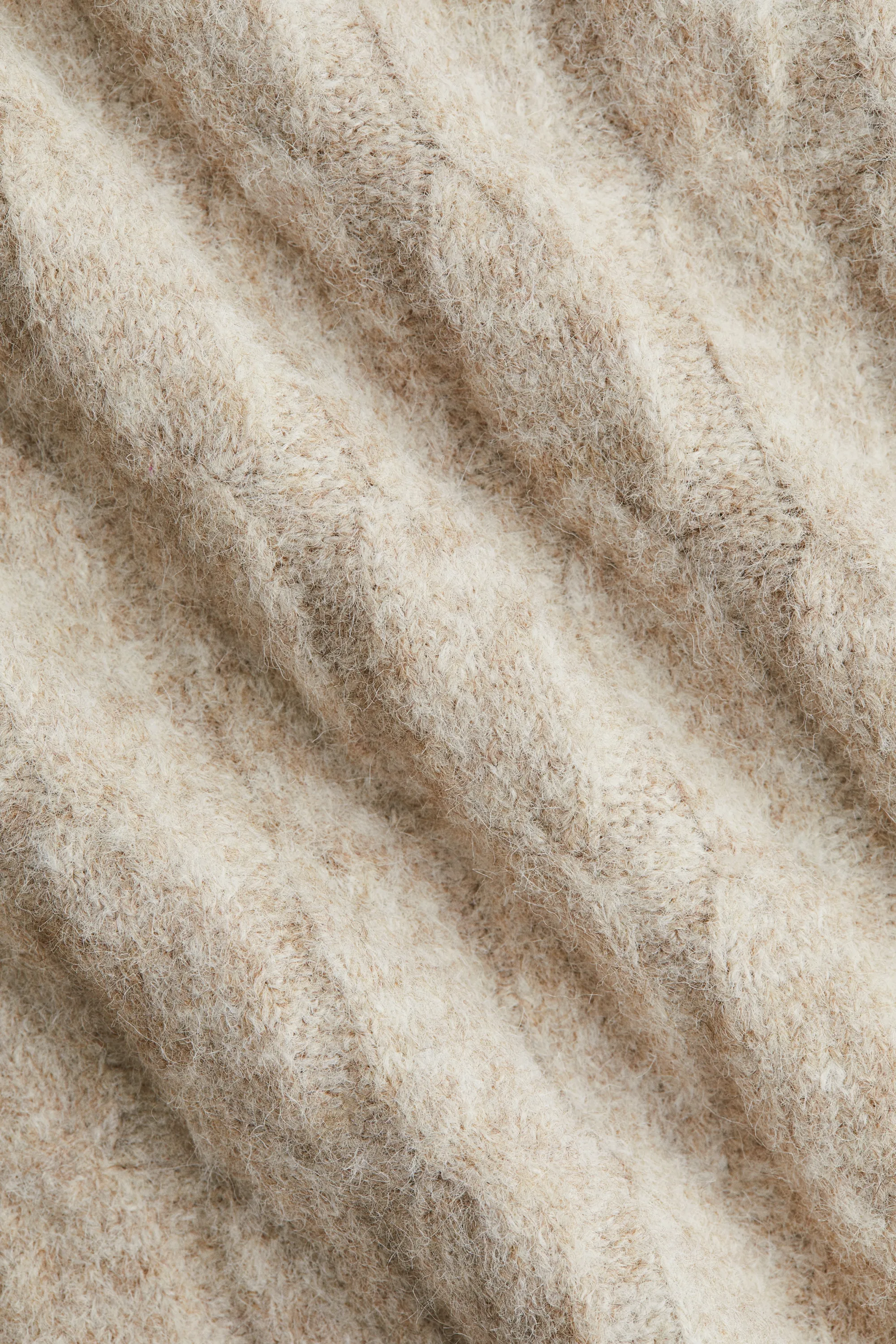 Pull en maille torsadée - Beige