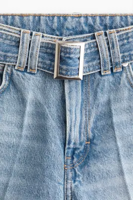 Short Bermuda en denim avec ceinture - Bleu denim clair — photo 1