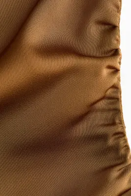 Robe en satin à effet drapé - Vert kaki foncé — photo 5