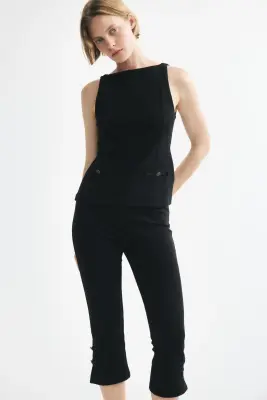 Top sans manches à boutons - Noir — photo 1