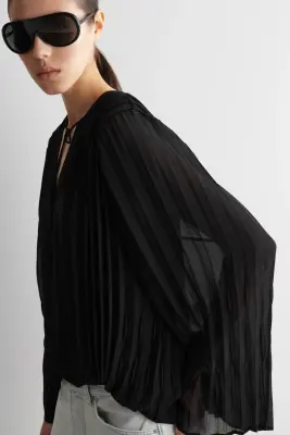 BLOUSE PLISSÉE EN GEORGETTE ENCOLURE À NOUER - NOIR — photo 4