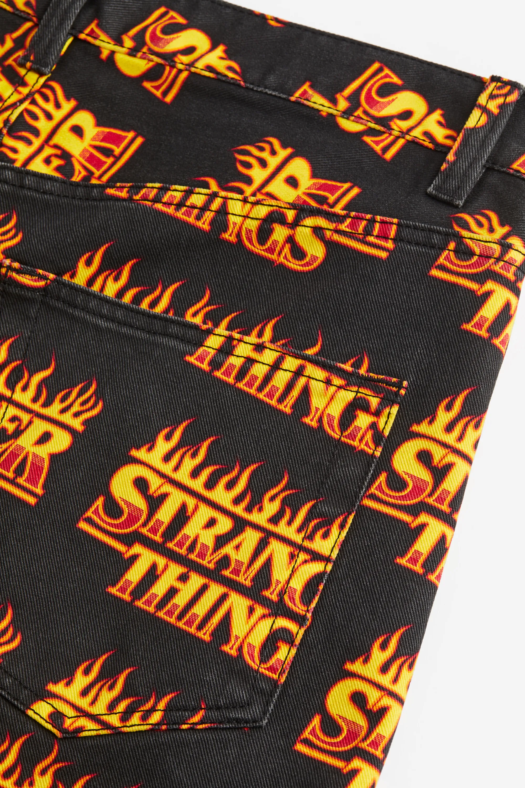 Short Loose Fit en twill imprimé - Noir/Stranger Things