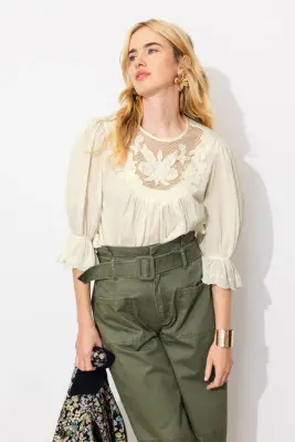 Blouse romantique brodée Femme — photo 4
