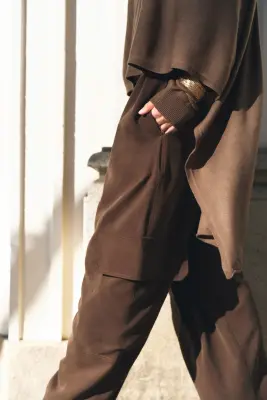 Pantalon cargo en lyocell mélangé - Marron foncé — photo 4