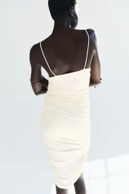 Robe à effet drapé avec bretelles fines - Crème — photo 2