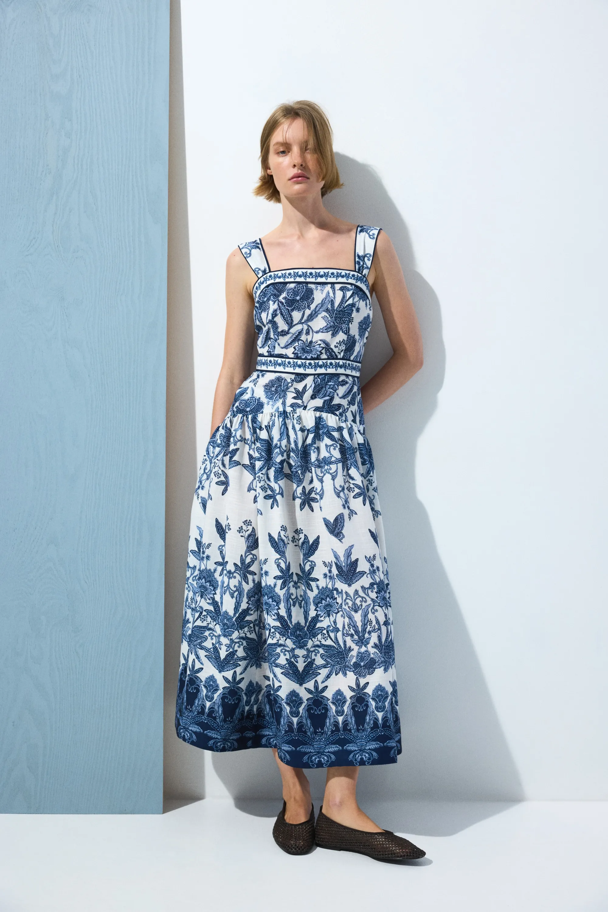 Robe avec détail à nouer - Bleu foncé/motif