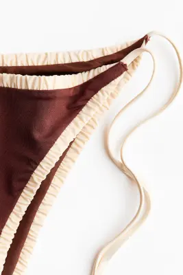 Bas de maillot Cheeky Tanga à nouer - Marron foncé/crème — photo 5