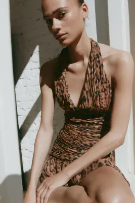 Robe ruchée avec détails façon foulard - Marron clair/imprimé léopard — photo 2