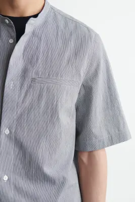 CHEMISE À MANCHES COURTES ET COL OFFICIER - BLEU / BLANC / RAYURES — photo 2