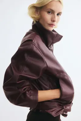 Veste en tissu enduit avec détail ceinture - Bordeaux — photo 2