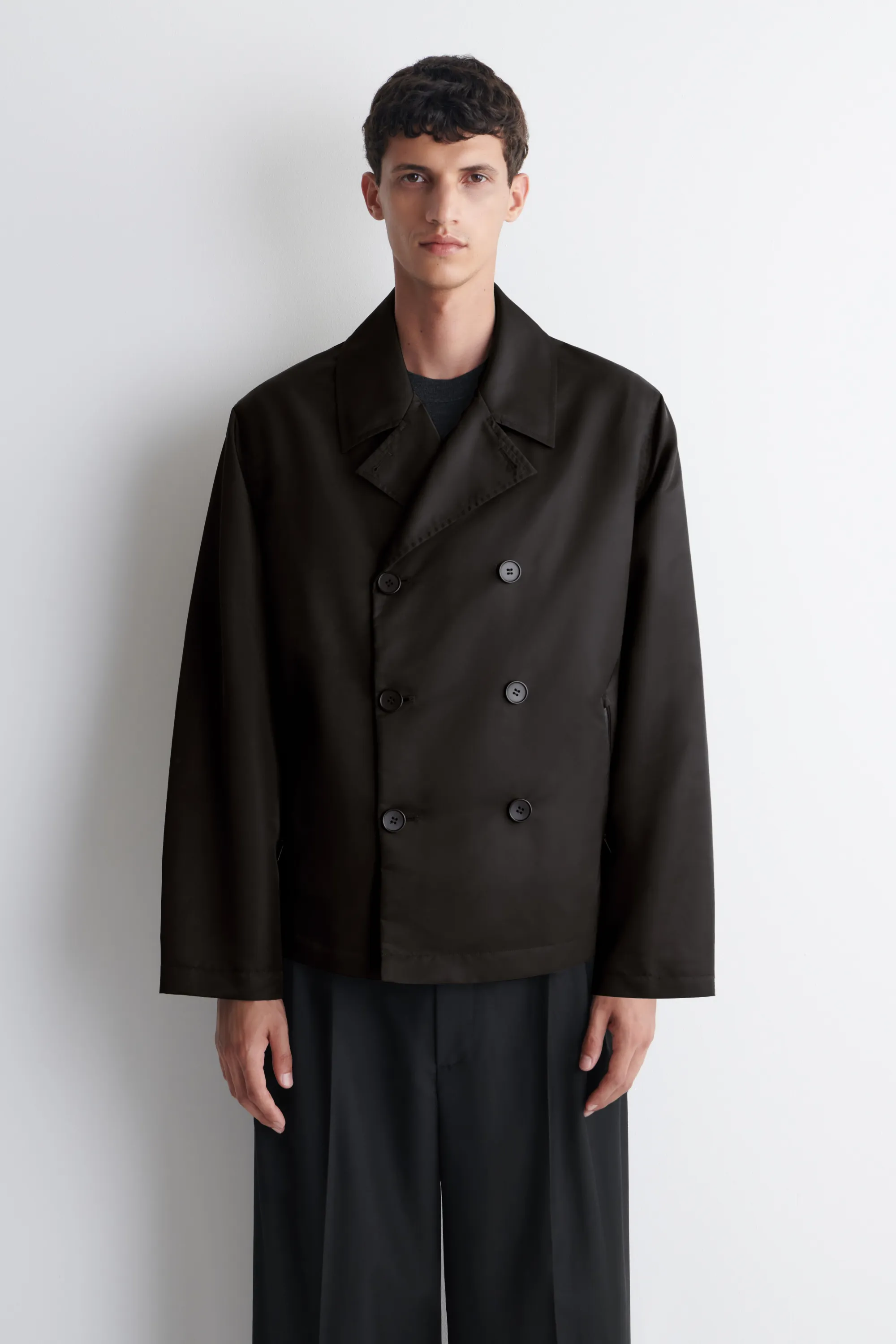 VESTE TRENCH-COAT COURTE EN NYLON TECHNIQUE - BRUN FONCÉ