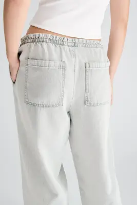 Pantalon en denim avec taille élastique - Gris clair — photo 2