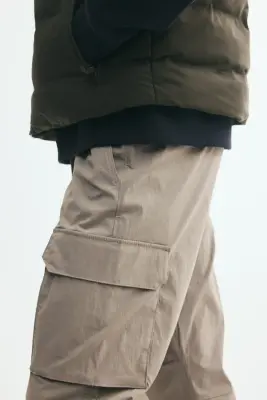 Pantalon cargo Regular Fit - Taupe — photo 4