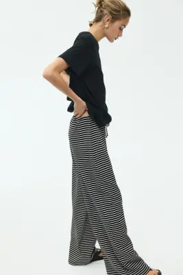 Pantalon côtelé avec cordon de serrage - Noir/rayé — photo 3