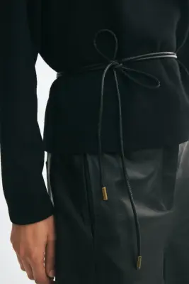 Pull en maille côtelée avec ceinture - Noir — photo 1
