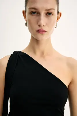 Top asymétrique à effet drapé - Noir — photo 2