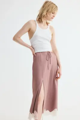 Jupe en satin avec dentelle - Vieux rose/crème — photo 1