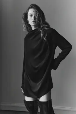 Robe à effet drapé - Noir — photo 2