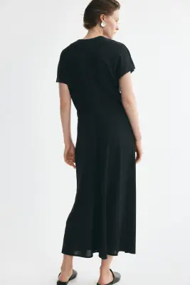 Robe froncée à mancherons - Noir — photo 3