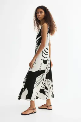 Robe en crêpe à plis godet - Noir/motif — photo 4