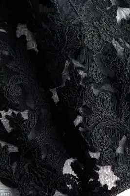 Robe brodée en satin - Noir — photo 4