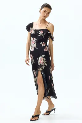 Robe asymétrique avec épaules dénudées - Noir/fleuri — photo 1