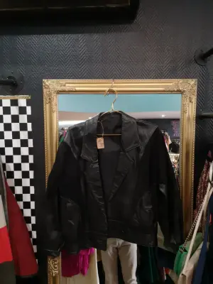 Veste en cuir noire — photo 1