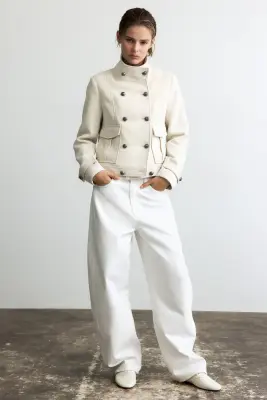Veste à fermeture croisée avec col entonnoir - Beige clair — photo 1