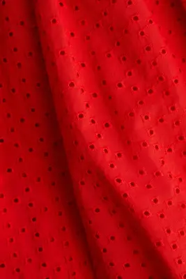 Robe à bretelles fines avec broderie anglaise - Rouge