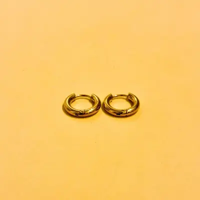Boucles d’oreilles Tube Doré - 2 tailles disponibles — photo 3