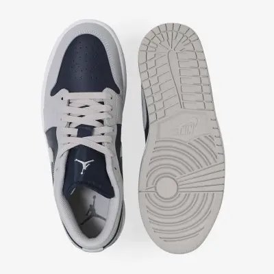 AIR JORDAN 1 LOW — photo 3