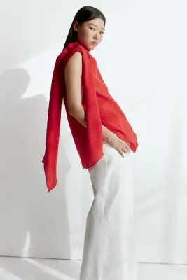 Blouse sans manches avec col écharpe - Rouge vif — photo 2