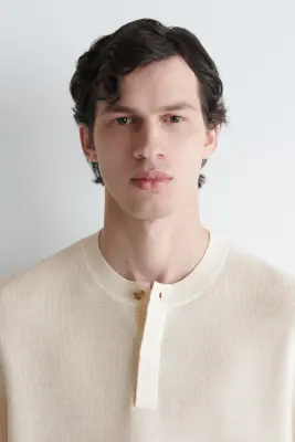 T-SHIRT HENLEY EN MAILLE DE LIN - ÉCRU — photo 3