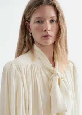Blouse froncée à nouer à l’encolure - Écru — photo 2