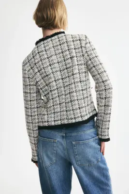 Veste frangée en maille bouclette - Crème/carreaux noirs — photo 2
